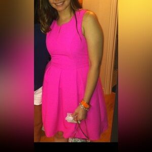 GB | Fuchsia Dress w Pockets!